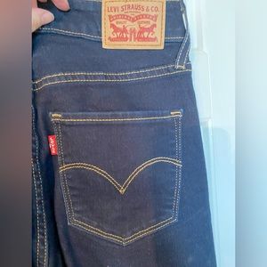 Levi’s dark denim skinny hi-rise 👖